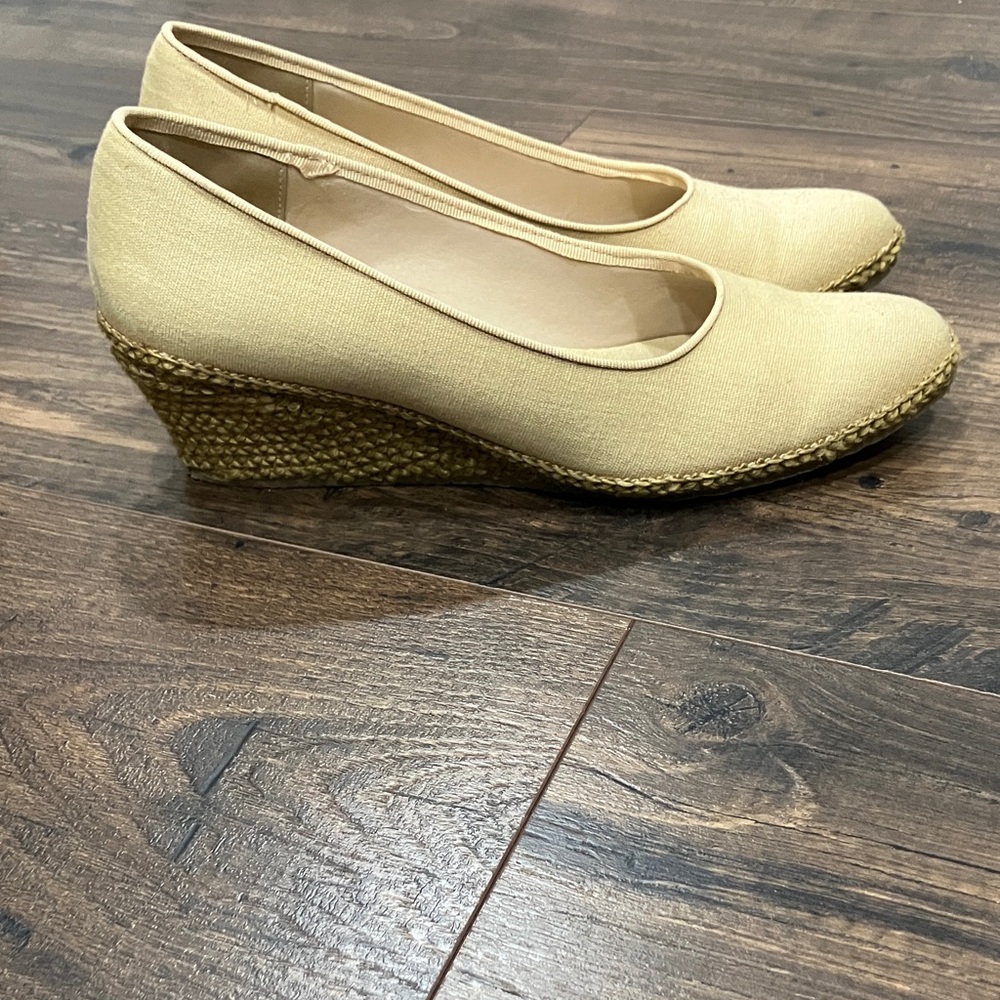 Beacon Tan Wedge Shoes